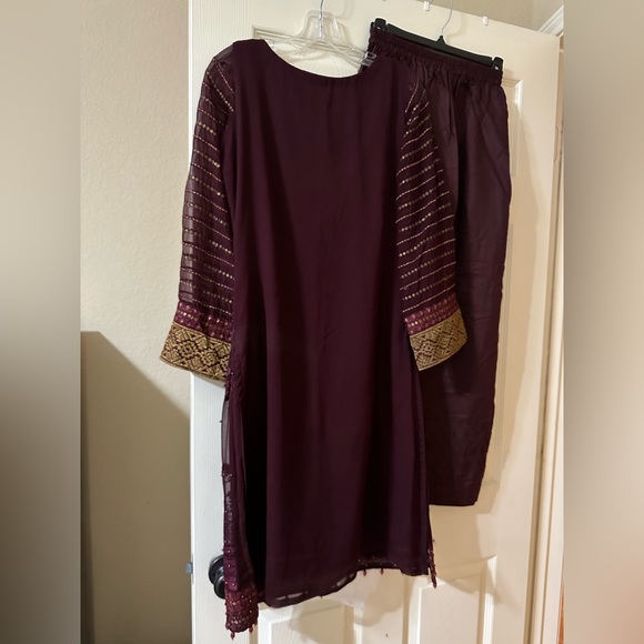 Pakistani Dress - Picture 7 of 12